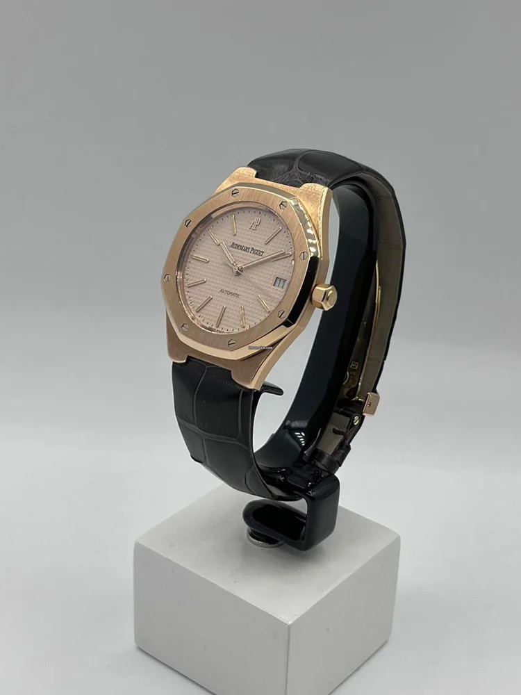 Audemars Piguet Royal Oak RG with extract from the archives
